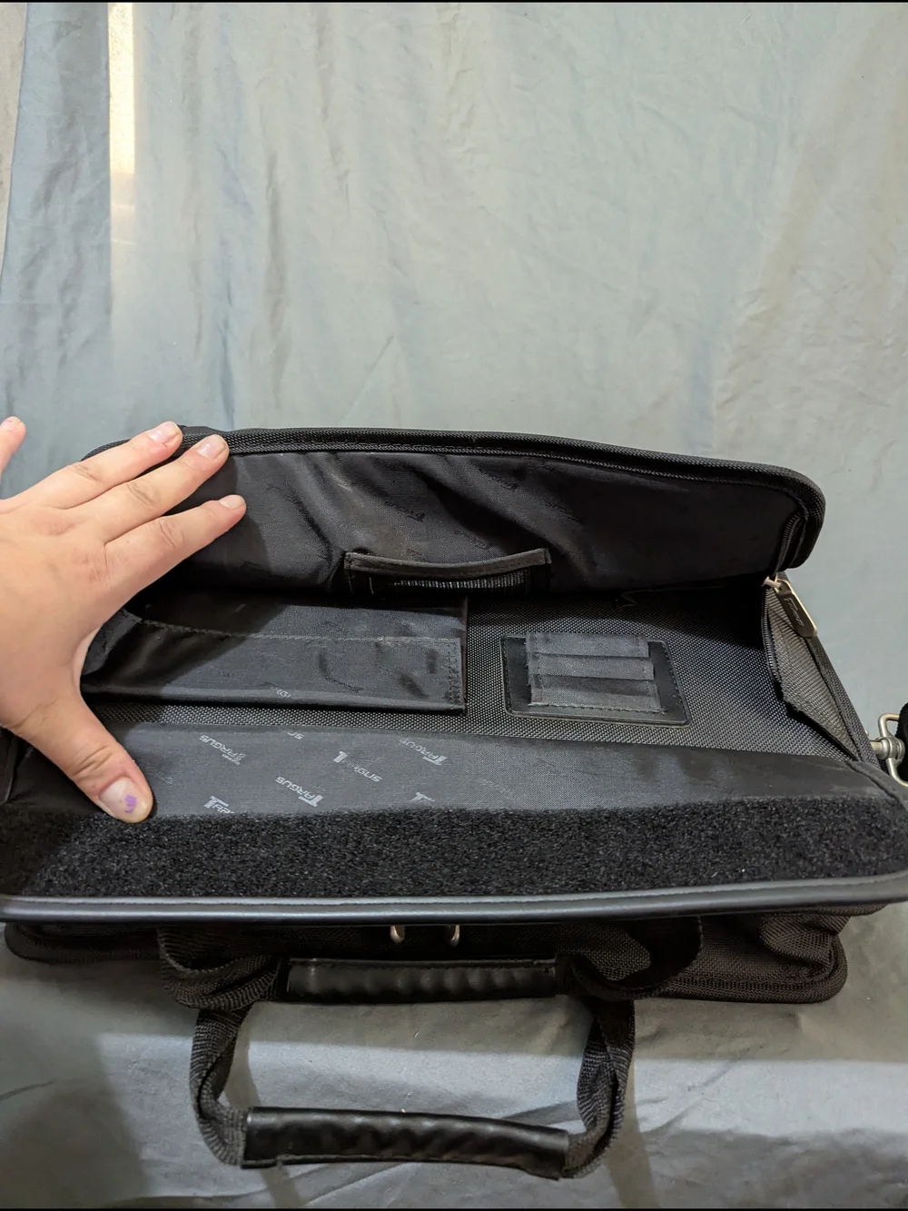 Targus Black Men's Heavy Duty Laptop Briefcase Bag